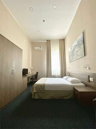 Гостиница Платов Новочеркасск Улучшенный двухместный номер с 1 кроватью-1