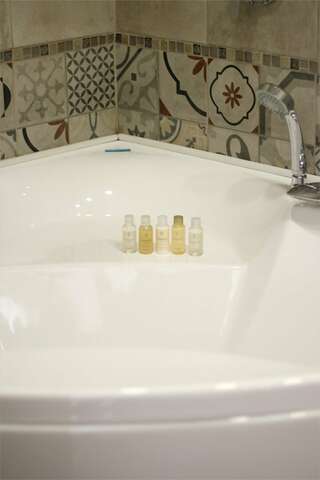 Гостиница Платов Новочеркасск Улучшенный двухместный номер с 1 кроватью-9